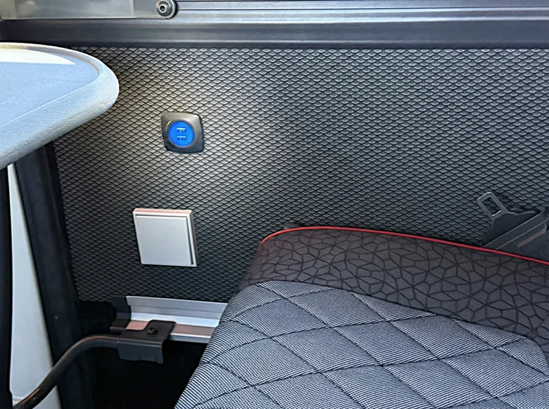 Mercedes Benz 15RHD – Comfort-Class  / Bild 4